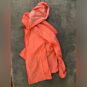 Women’s Medium Coral Columbia Raincoat